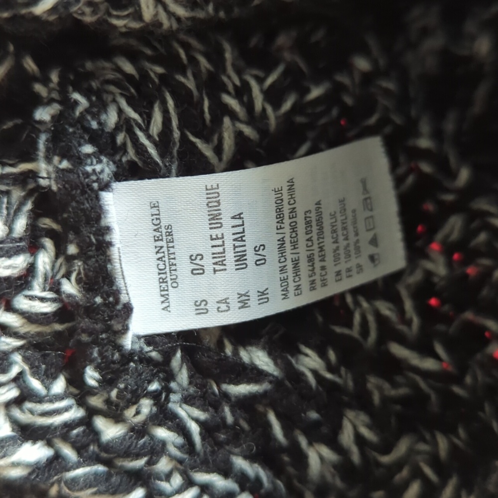 American Eagle Gray & White‎ Thick Knit Beanie - Picture 3 of 4